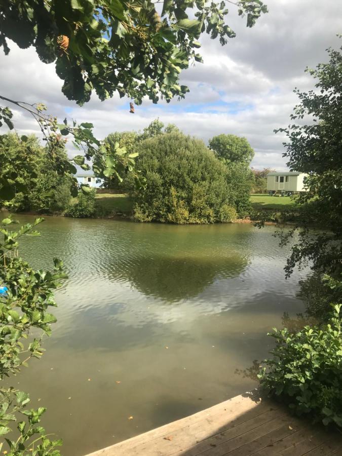 Elton Barn Fishery & Retreat Nottingham Exteriör bild